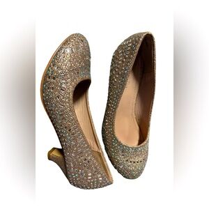 Link Gold embellished kitten heel shoes youth size 4 gems and sparkle
